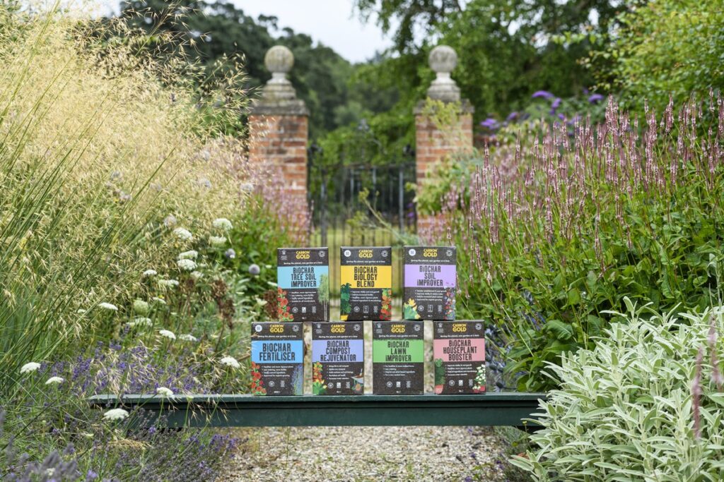 JI_280723_CarbonGold_002-Edit-1024x683